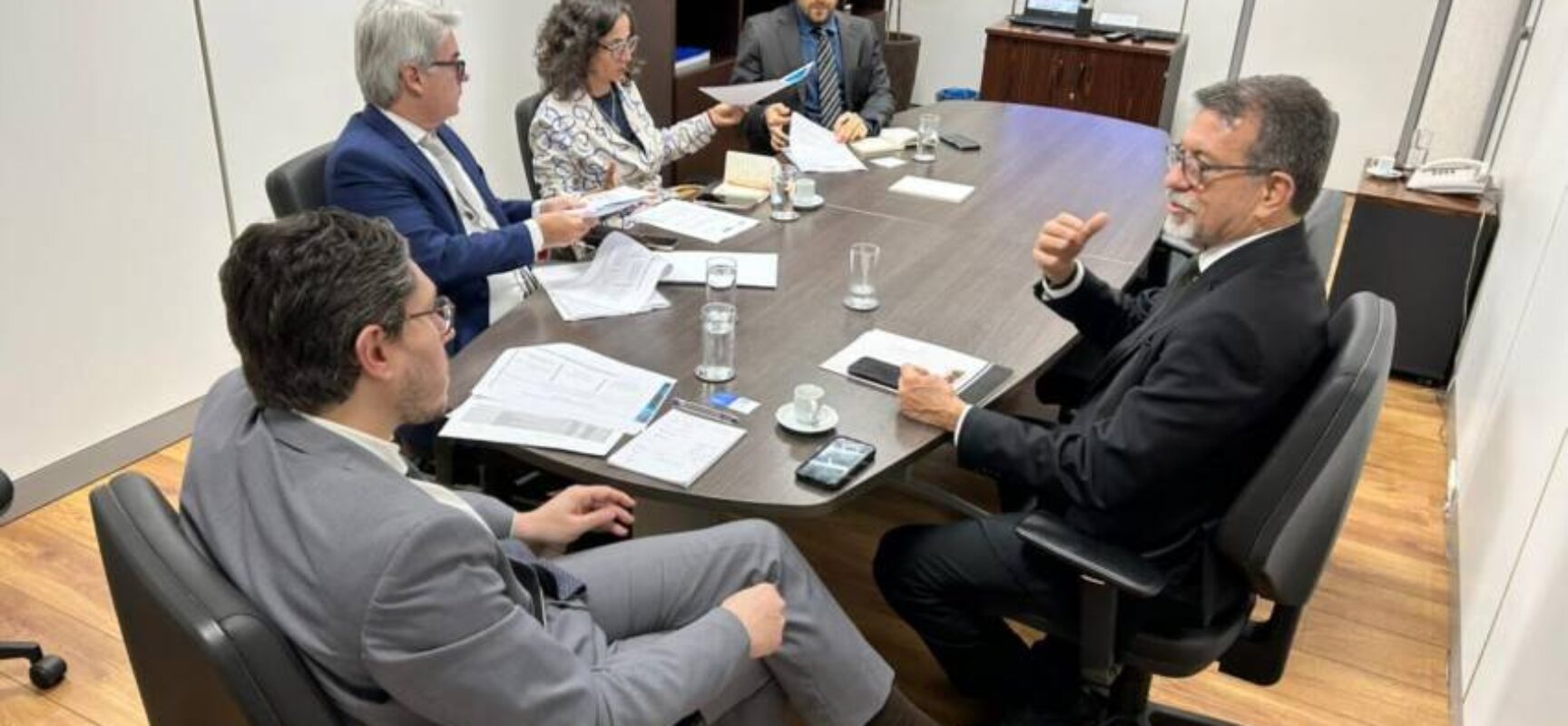 Governo da Bahia e Fieb apresentam propostas no MDIC para minimizar impactos do tarifaço dos EUA