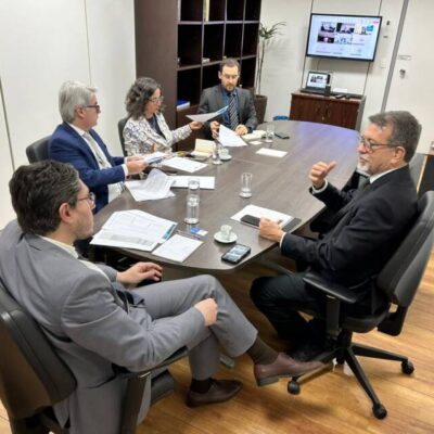 Governo da Bahia e Fieb apresentam propostas no MDIC para minimizar impactos do tarifaço dos EUA