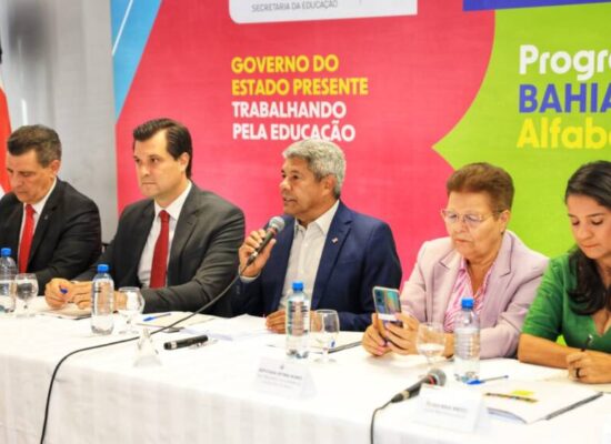 Programa Bahia Alfabetizada integra ação entre o Governo do Estado e municípios para fortalecer educação no ensino fundamental