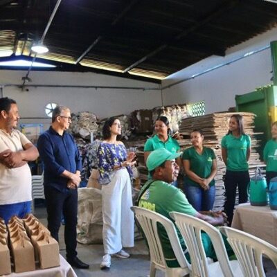 AACRRI homenageia pais catadores com café da manhã e presentes