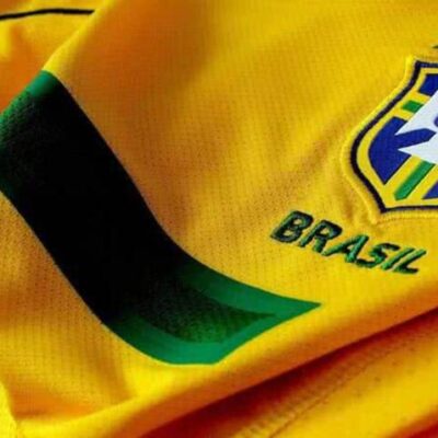 Polícia apreende 200 mil figurinhas falsificadas do álbum da Copa no RJ