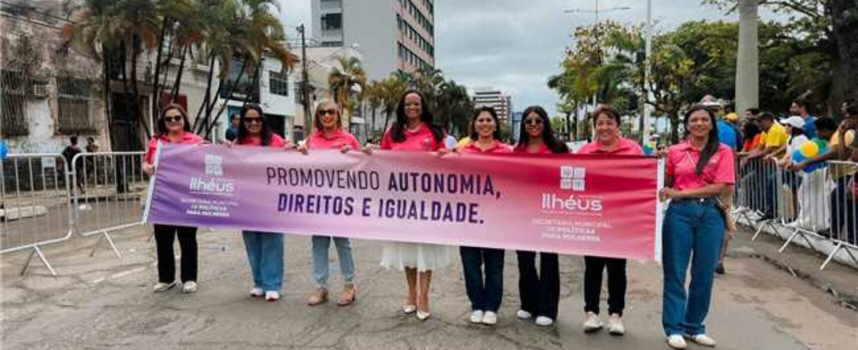 Secretaria de Políticas para Mulheres participa do desfile de 7 de Setembro em Ilhéus