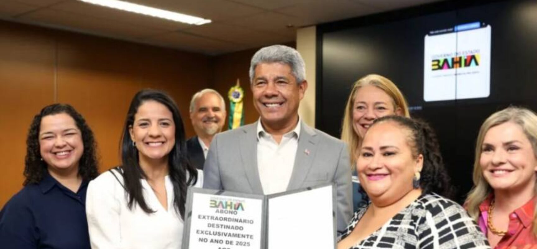 Jerônimo Rodrigues anuncia pagamento de precatórios a professores da rede estadual