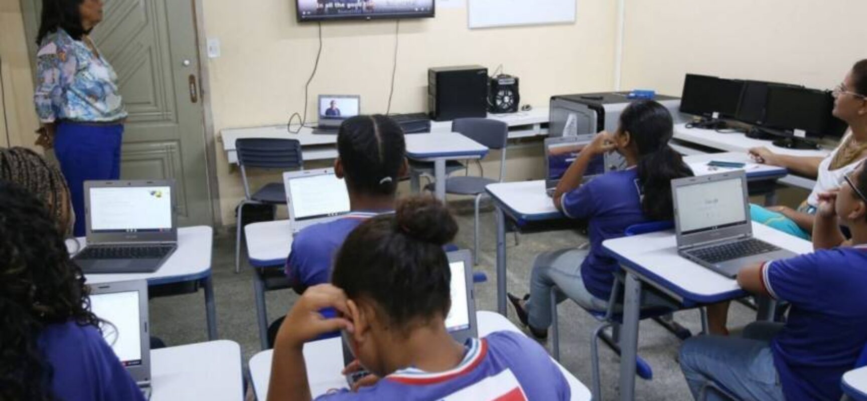 Alunos da rede estadual da Bahia devem atualizar cadastro escolar