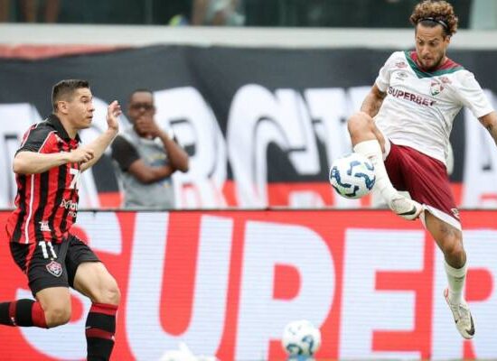 No Barradão, Vitória perde para o Fluminense e segue no Z-4 do Brasileiro
