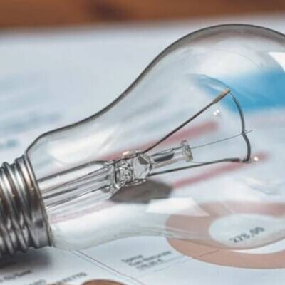 Aneel mantém bandeira verde em março e descarta cobrança extra na conta de luz