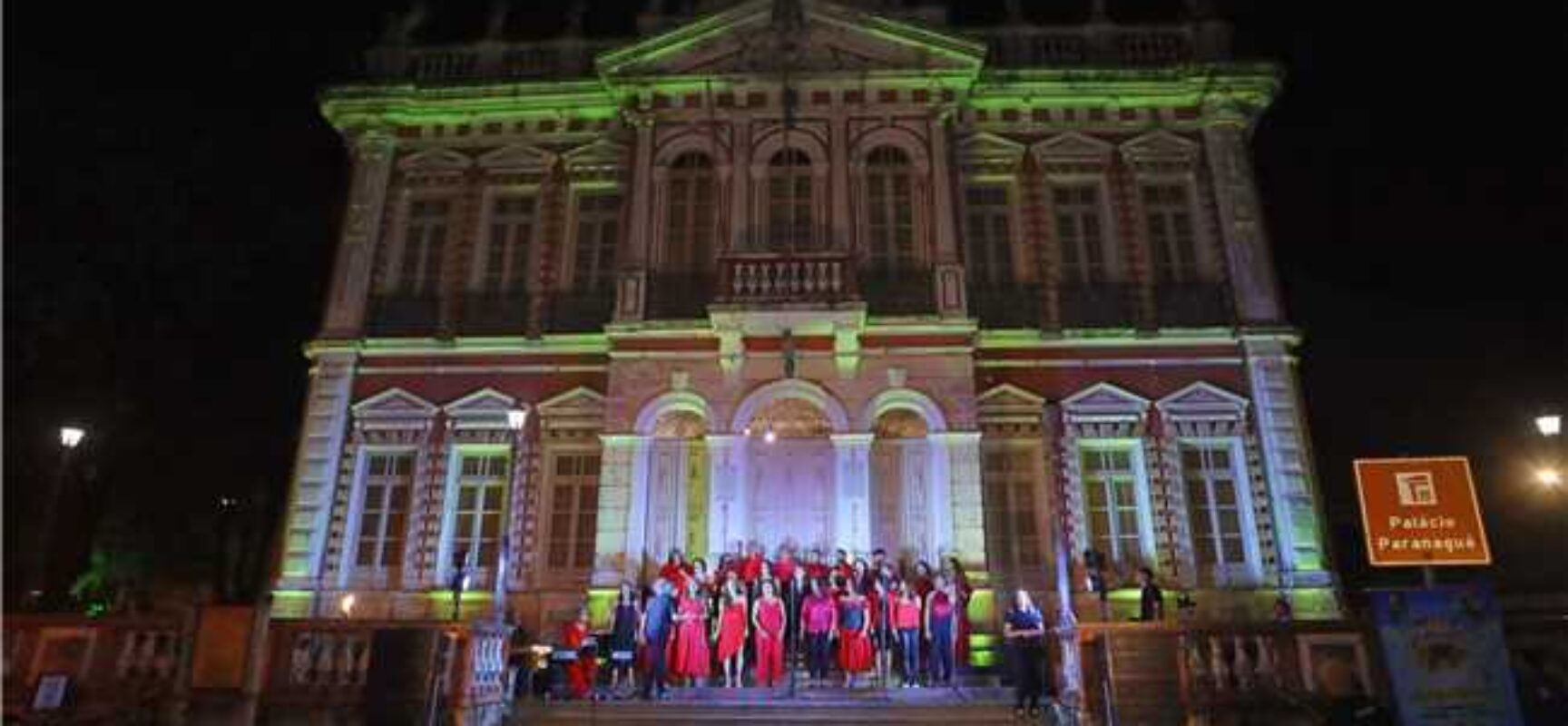 Concerto de Primavera reúne corais na escadaria do Palácio Paranaguá