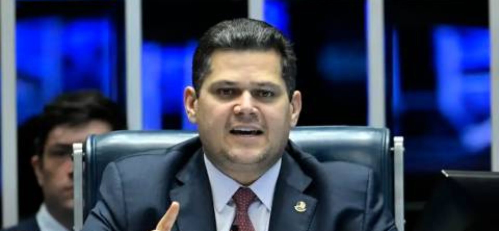 Alcolumbre manda arquivar PEC da Blindagem após rejeição da CCJ