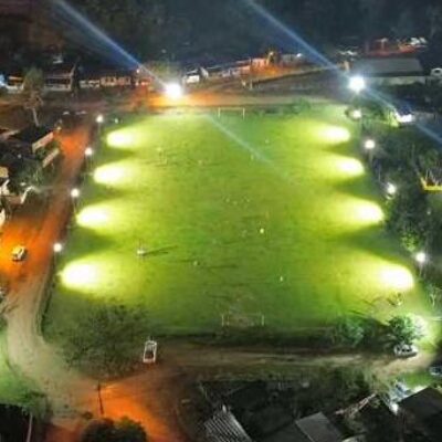 Prefeitura de Ilhéus instala iluminação em LED no campo de futebol de Sambaituba