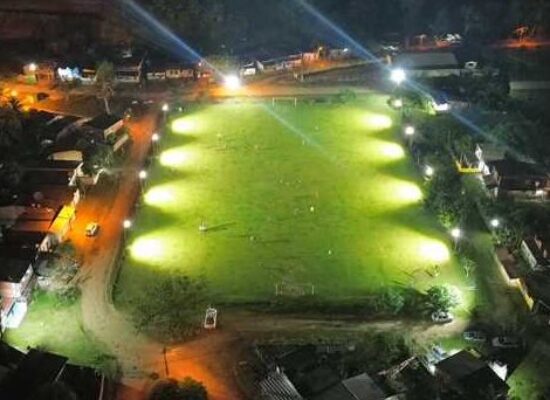 Prefeitura de Ilhéus instala iluminação em LED no campo de futebol de Sambaituba