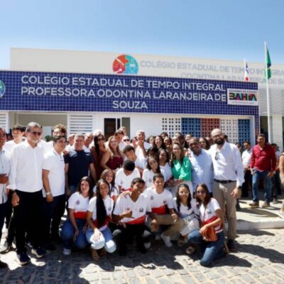 Governador entrega conjunto de obras e realiza maior investimento educacional da história de Ibotirama