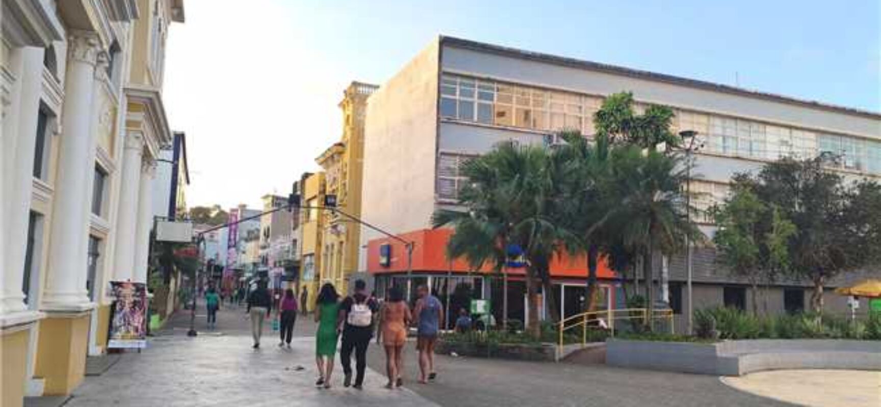 Prefeitura de Ilhéus realiza ordenamento urbano no Centro Histórico