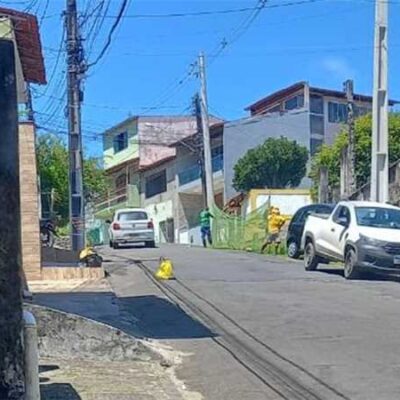 Prefeitura de Ilhéus intensifica serviços de roçagem no Bairro Conquista e Salobrinho