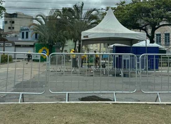 Prefeitura de Ilhéus realiza limpeza imediata após desfile de 7 de Setembro