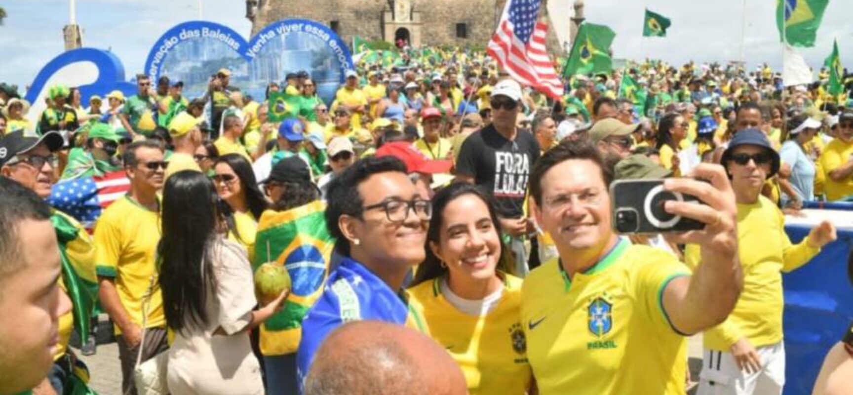 Patriotas baianos vão ao Farol da Barra no 7 de Setembro