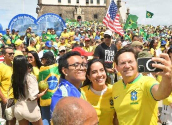 Patriotas baianos vão ao Farol da Barra no 7 de Setembro