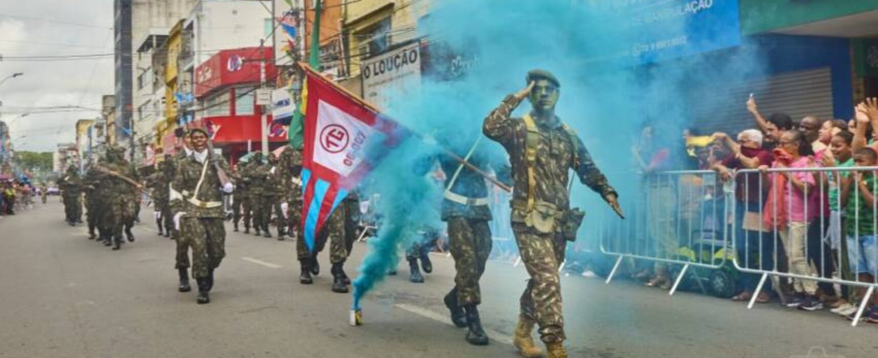 Bandas e fanfarras fizeram a alegria do público no Desfile Cívico do Sete de Setembro em Itabuna