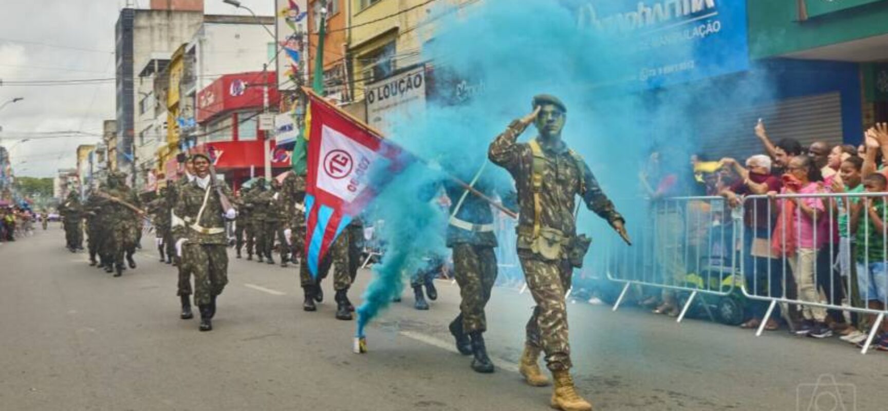 Bandas e fanfarras fizeram a alegria do público no Desfile Cívico do Sete de Setembro em Itabuna