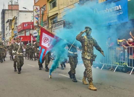 Bandas e fanfarras fizeram a alegria do público no Desfile Cívico do Sete de Setembro em Itabuna