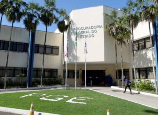 Governo propõe limite de R$ 100 mil para desistência e ajuizamento de ações fiscais Governo propõe limite de R$ 100 mil para desistência e ajuizamento de ações fiscais