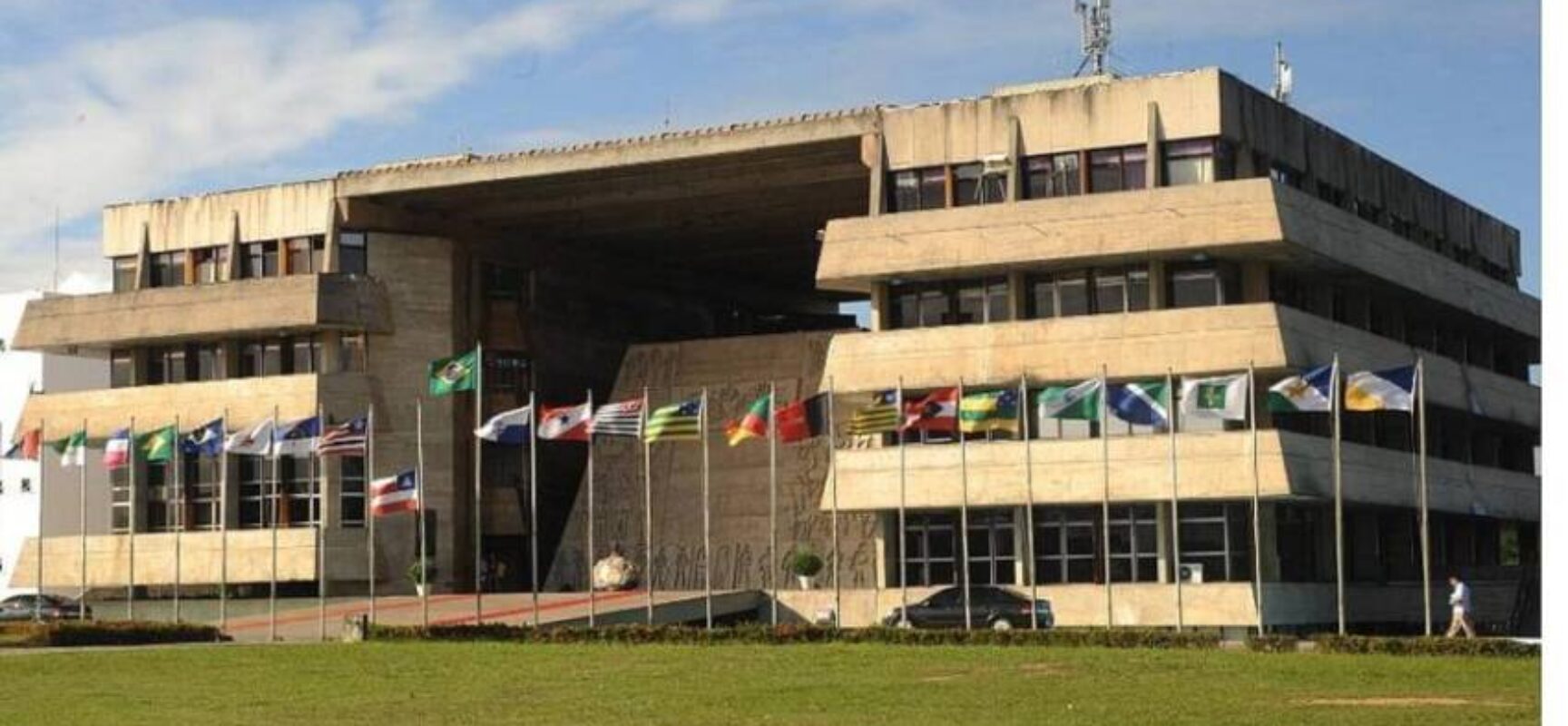 Projeto quer liberar home office para mães servidoras estaduais; entenda