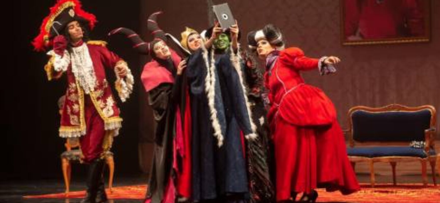 Teatro Municipal de Ilhéus recebe espetáculo Musical ‘Deu a Louca Nos Vilões e princesas na semana da Criança .