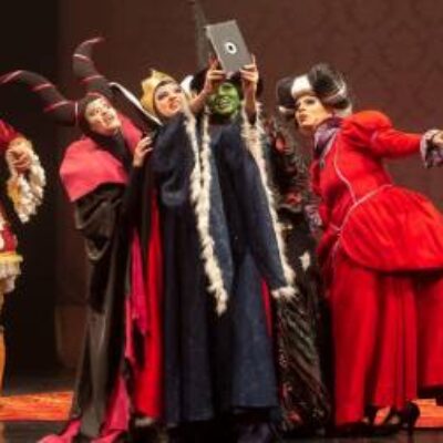 Teatro Municipal de Ilhéus recebe espetáculo Musical ‘Deu a Louca Nos Vilões e princesas na semana da Criança .