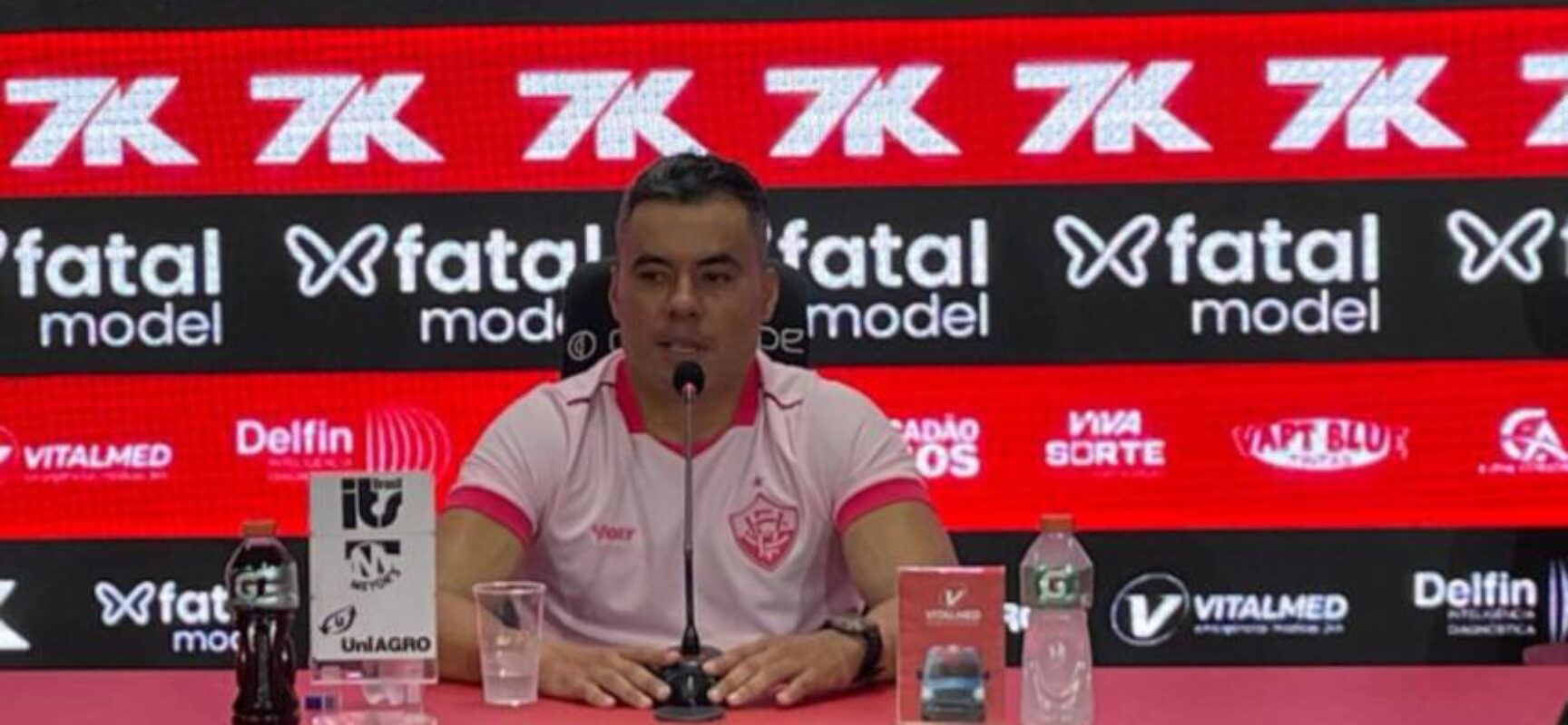 “Quebramos três tabus”, diz Jair Ventura após vitória do Leão sobre o Santos