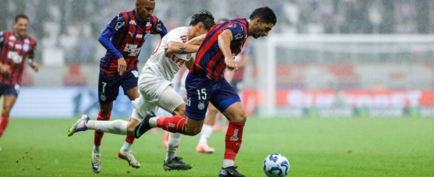 Na Fonte Nova, Bahia vence o Inter e assume o quinto lugar no Brasileirão