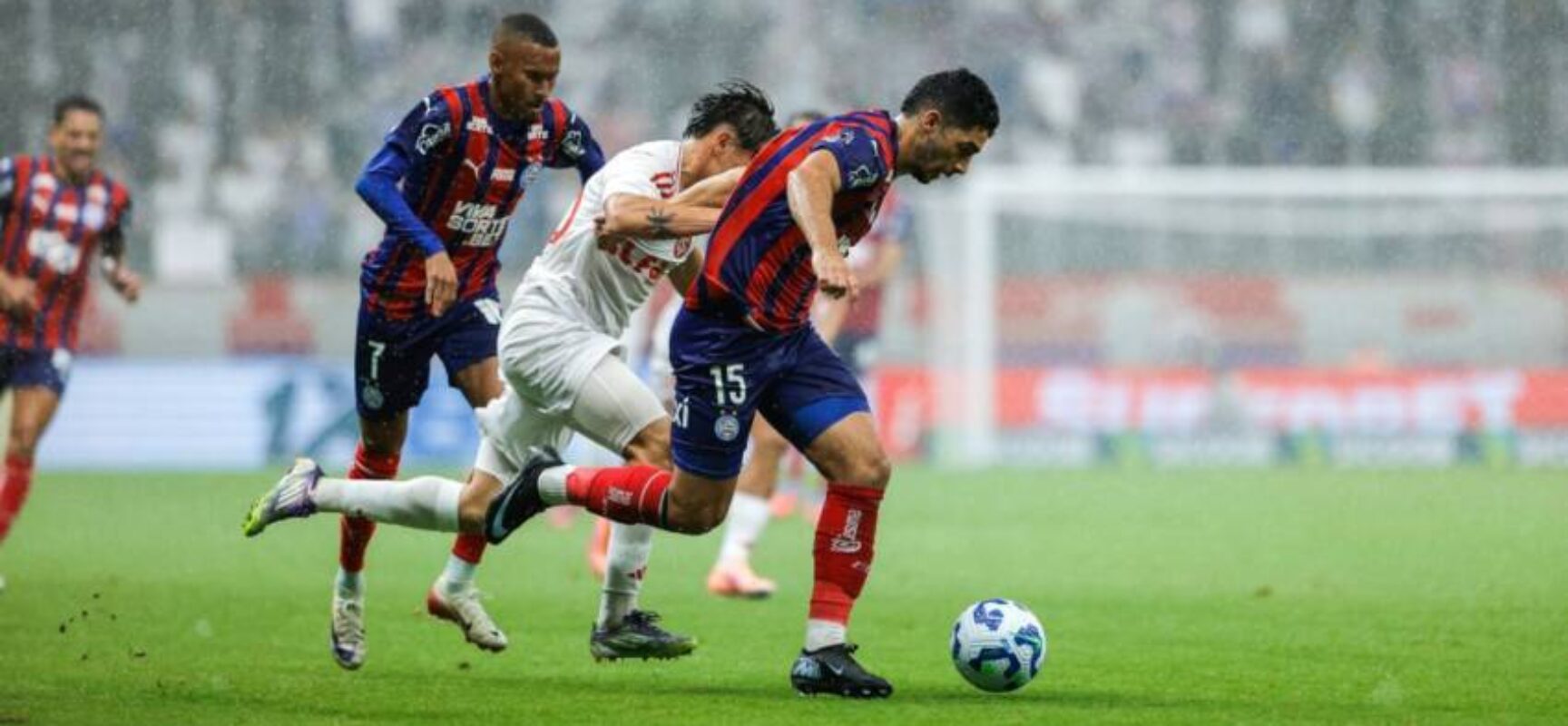 Na Fonte Nova, Bahia vence o Inter e assume o quinto lugar no Brasileirão