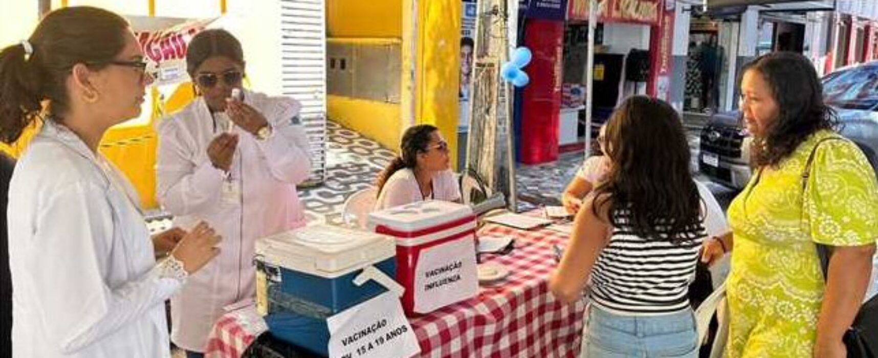 Pit Stop da Saúde reforça prevenção ao câncer de mama e de colo do útero no centro de Ilhéus