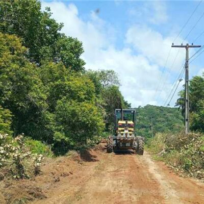 Aritaguá recebe manutenção viária na estrada do cemitério