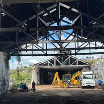 Prefeitura de Ilhéus inicia demolição de galpões da Codeba que ofereciam riscos à população