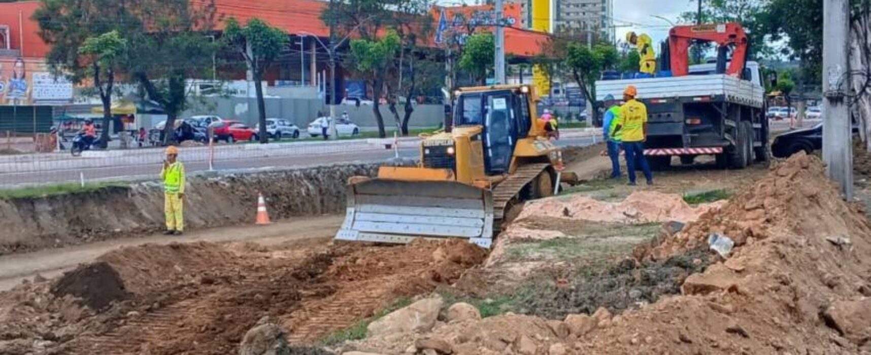 Titular da SIURB acompanha o avanço da obra do complexo viário da Avenida Princesa Isabel em Itabuna