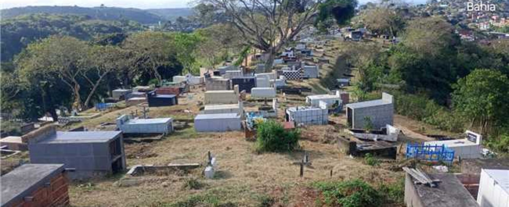 Prefeitura de Ilhéus intensifica manutenção dos cemitérios para o Dia de Finados