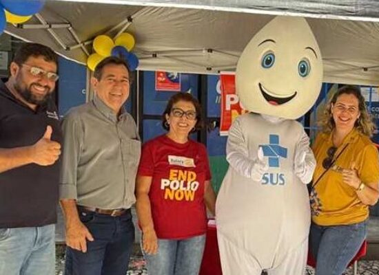 Ação conjunta entre Rotary e Secretaria de Saúde leva vacinação ao centro comercial de Ilhéus Ação conjunta entre Rotary e Secretaria de Saúde leva vacinação ao centro comercial de Ilhéus