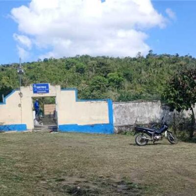 Prefeitura de Ilhéus realiza limpeza nos cemitérios do Inema e Banco Central