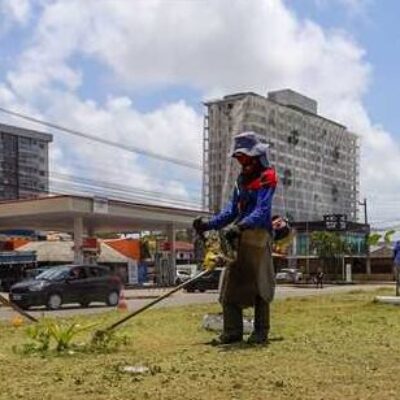 Prefeitura de Ilhéus realiza limpeza e roçagem na BA-001