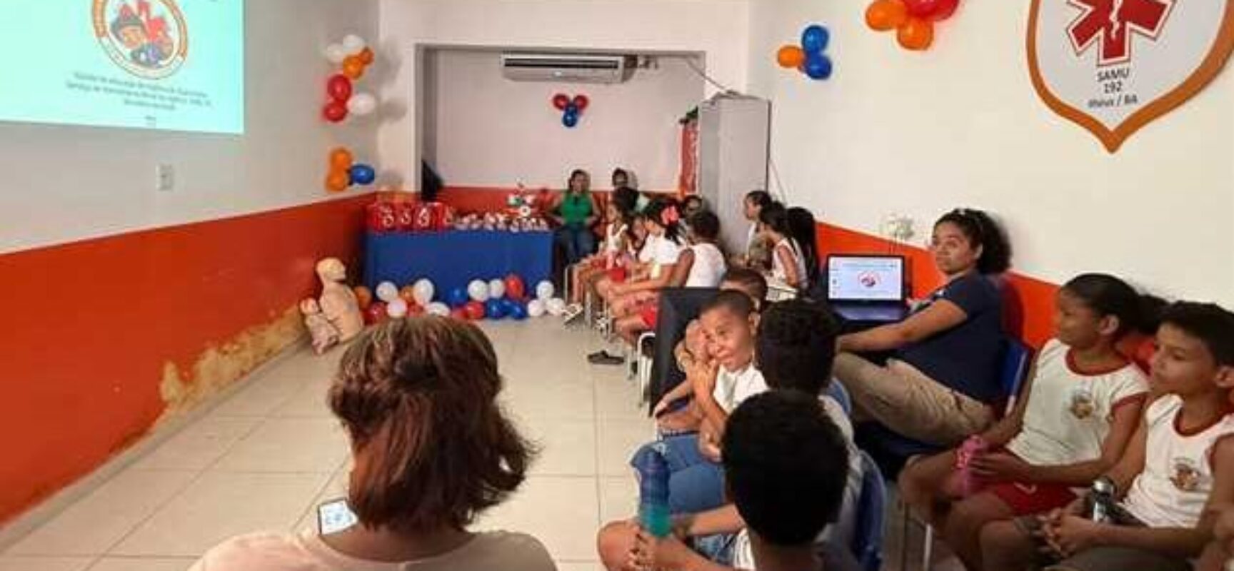 Crianças da Escola Municipal Pinóquio visitam SAMU e aprendem sobre o atendimento de urgência
