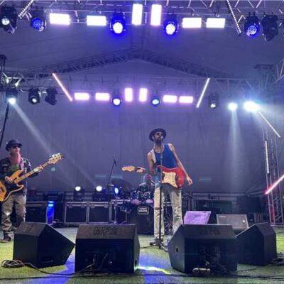 Primeira noite do Ilhéus Moto Praia reúne amantes das duas rodas na Avenida Soares Lopes
