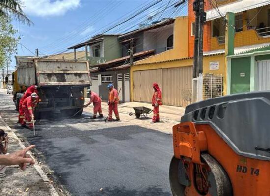 Prefeitura de Ilhéus realiza operação tapa-buraco na Morada do Porto e Hernani Sá