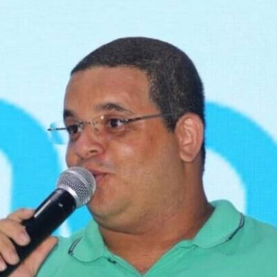 *Professor Emenson Silva: “quando a cota vira farsa”.