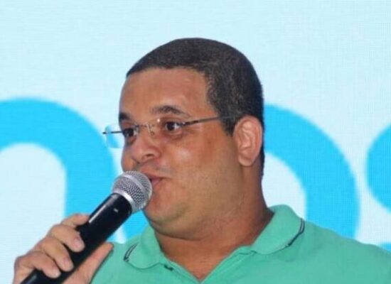 *Professor Emenson Silva: “quando a cota vira farsa”.