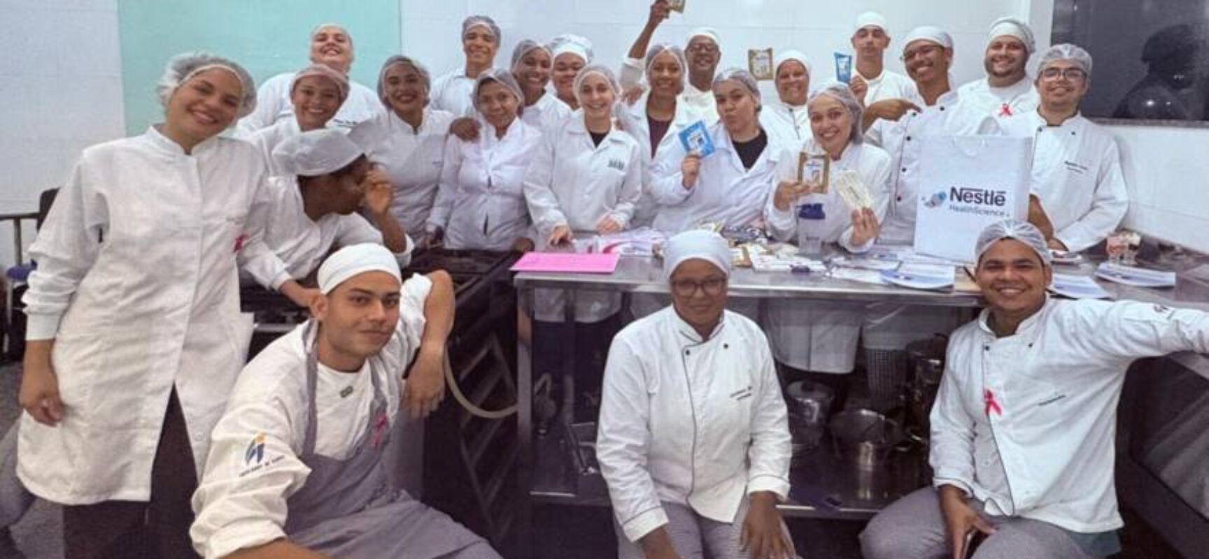 Outubro Rosa: Em Ilhéus, estudantes de Nutrição e Gastronomia criam receitas para pacientes que dependem de suplementação nutricional