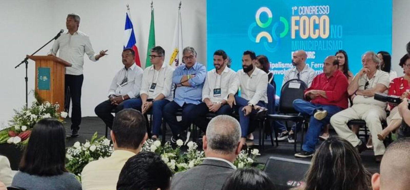 Amurc: Jerônimo defende municipalismo e destaca força do turismo baiano
