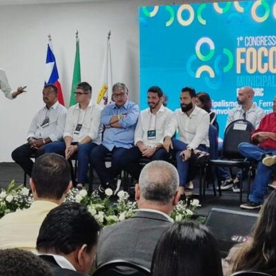 Amurc: Jerônimo defende municipalismo e destaca força do turismo baiano