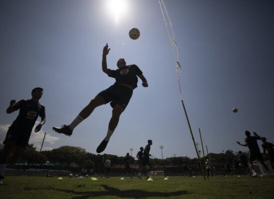 Comissão do Esporte debate valorização e condições de trabalho dos treinadores de futebol