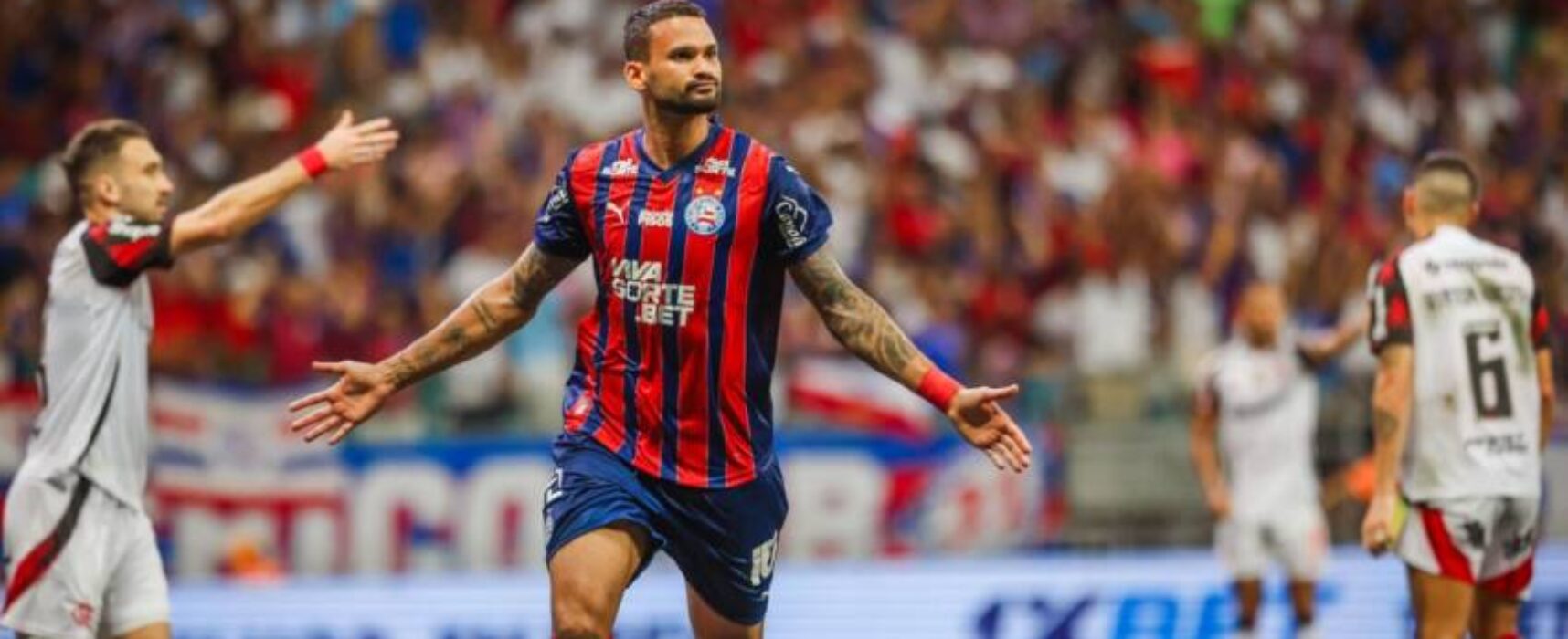 Com dois gols de Willian José, Bahia vence o Bragantino de virada na Arena Fonte Nova