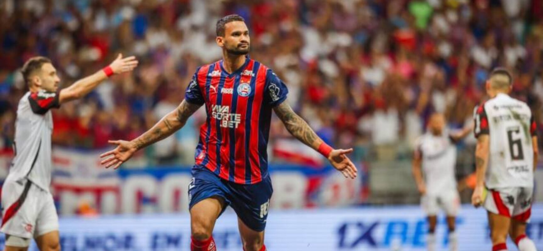 Com dois gols de Willian José, Bahia vence o Bragantino de virada na Arena Fonte Nova