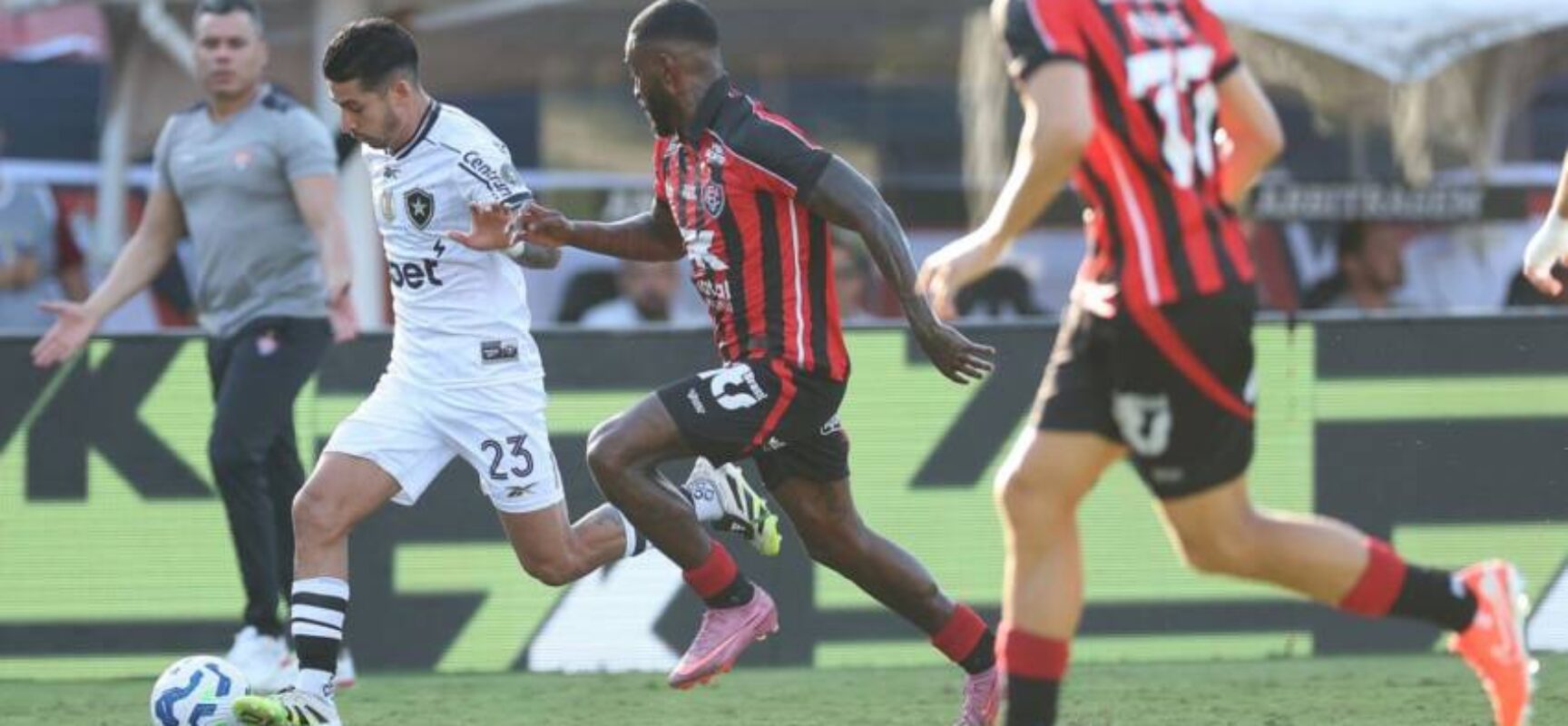 Vitória empata com o Botafogo no Barradão e pode voltar para o Z-4